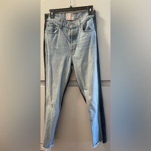 Straight leg with frayed hem two tone back & front. Button fly revice denim